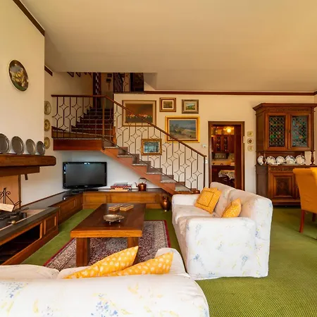 Furmiga Retreat Lakeview Garden Apartment