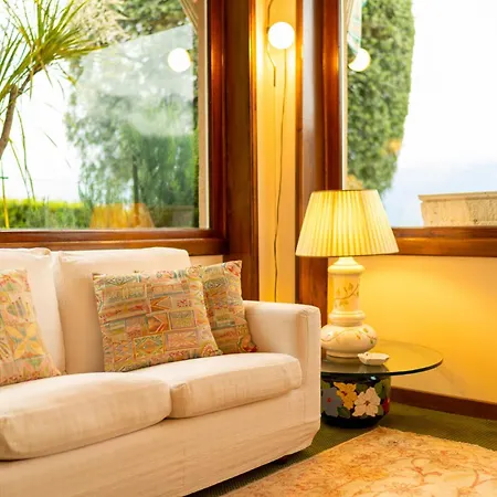 Furmiga Retreat Lakeview Garden